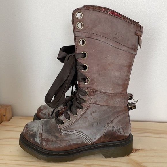 Dr. Martens Maasai Triumph Waxed Brown Ribbon Lace Up Fold Down 12-eye boots - Picture 4 of 12